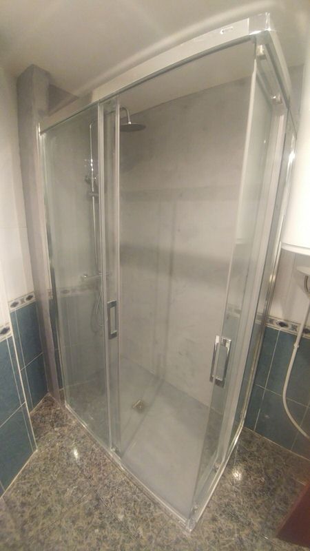 Baño en microcemento de CementDecor